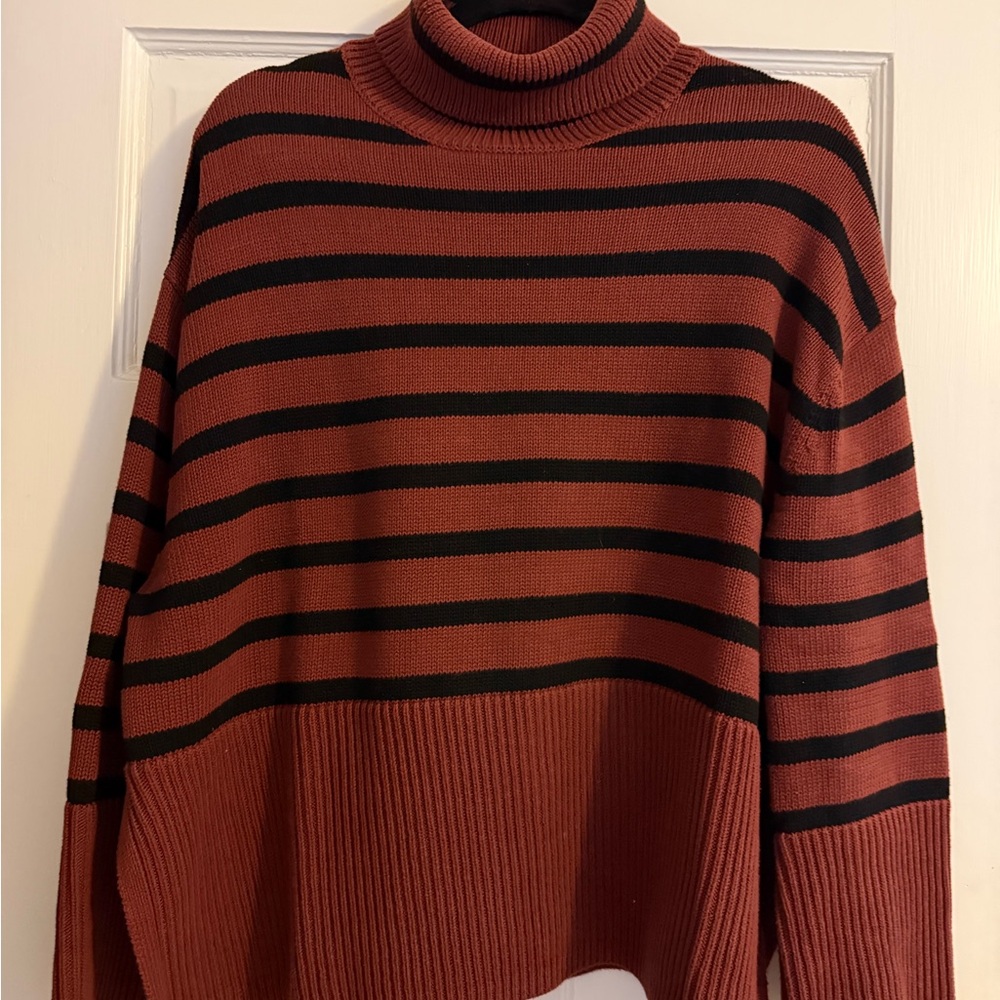 GAP Women’s Rust and Black Knit Sweater Size Small
